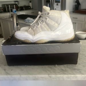 Jordan 11 white/metallic silver 25th anniversary